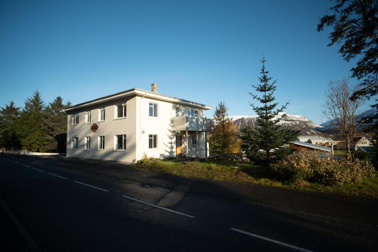 The Guesthouse By The Fjord Thingeyri Екстериор снимка