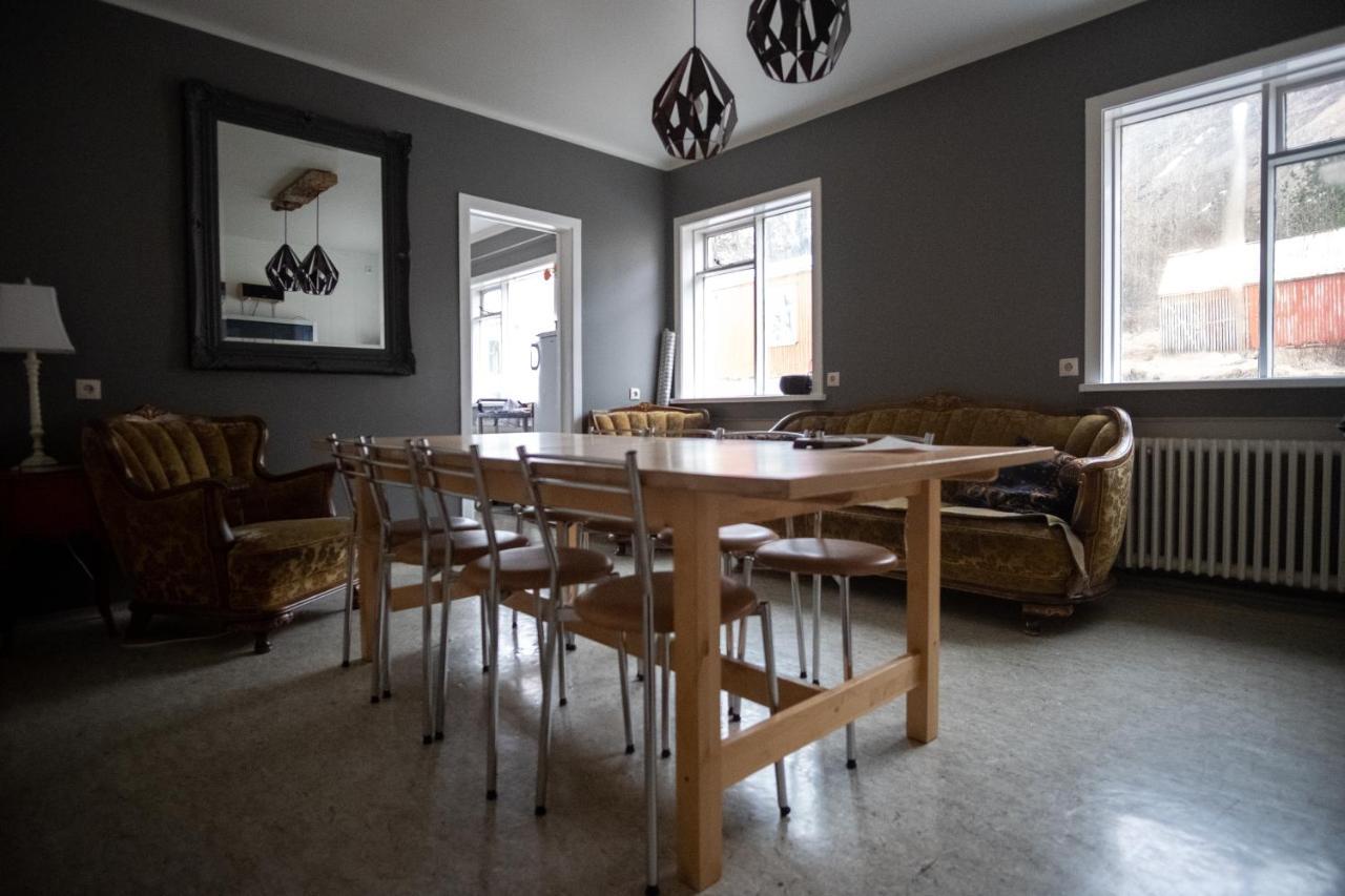 The Guesthouse By The Fjord Thingeyri Екстериор снимка