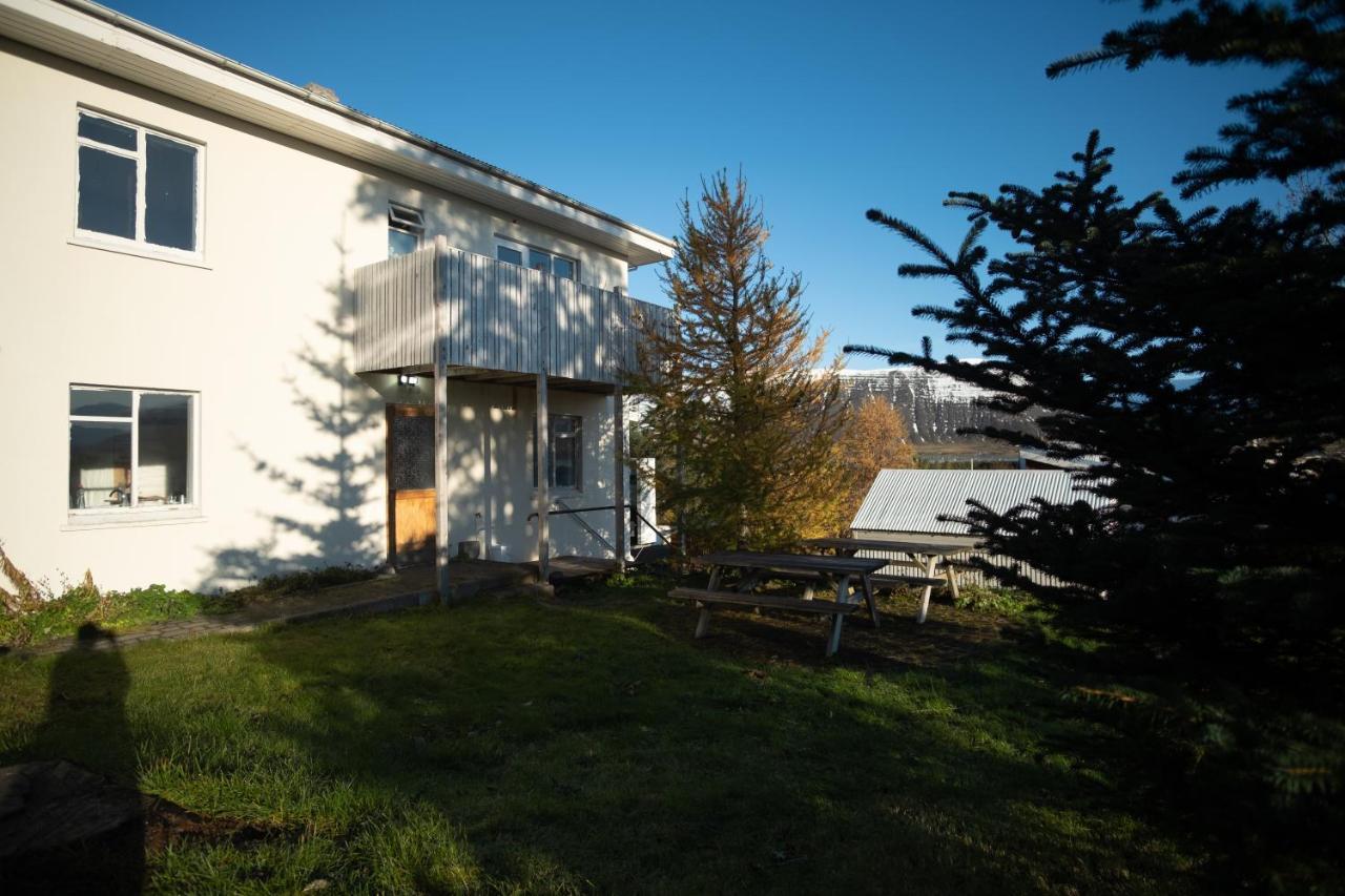 The Guesthouse By The Fjord Thingeyri Екстериор снимка