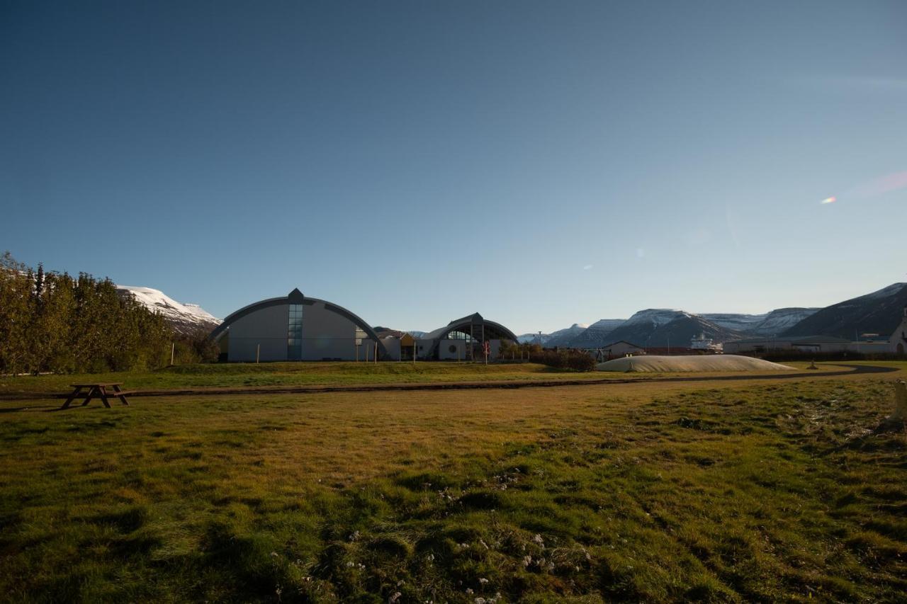 The Guesthouse By The Fjord Thingeyri Екстериор снимка