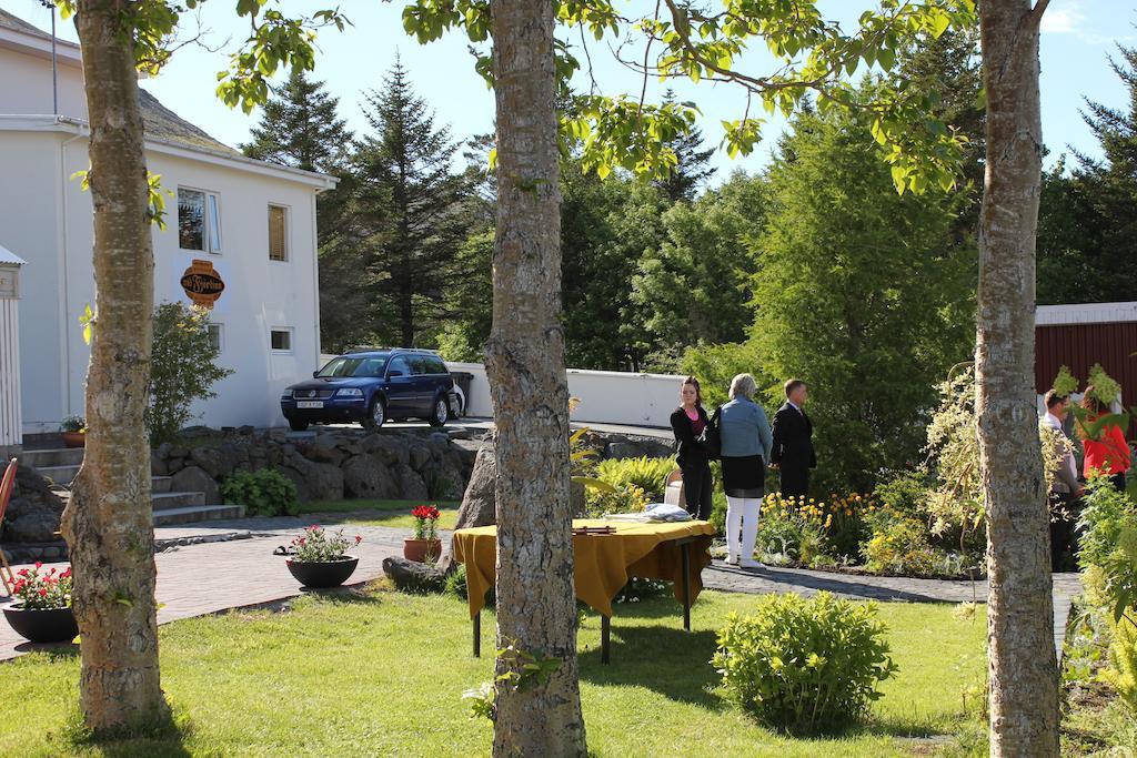 The Guesthouse By The Fjord Thingeyri Екстериор снимка